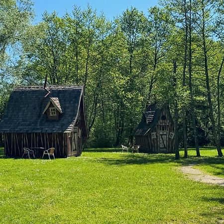 Les Lodges Du Lac Saint-Alban-de-Montbel Екстер'єр фото