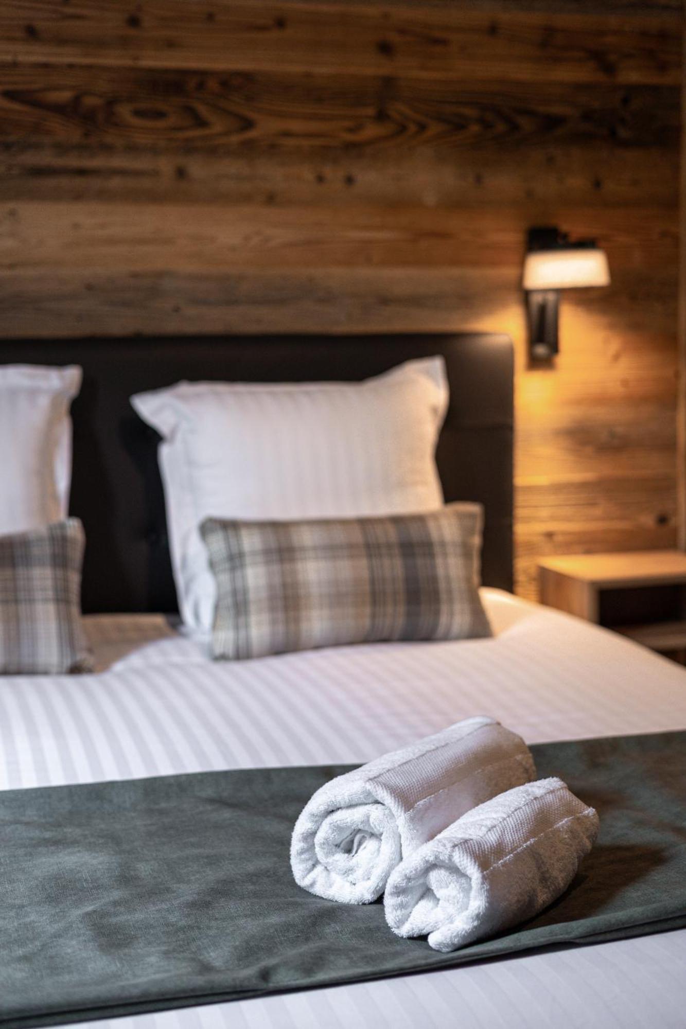 Les Lodges Du Lac Saint-Alban-de-Montbel Екстер'єр фото