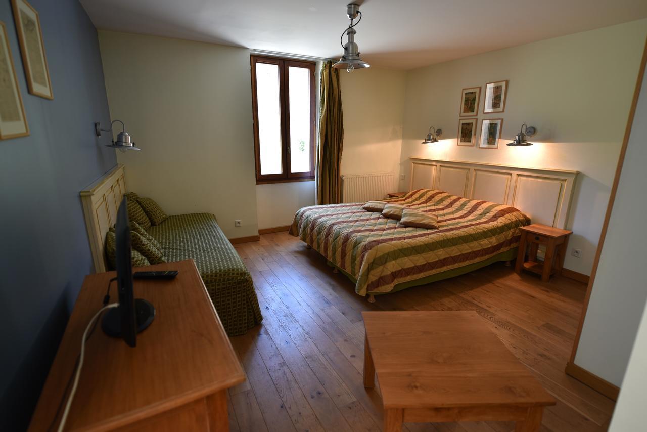 Les Lodges Du Lac Saint-Alban-de-Montbel Номер фото