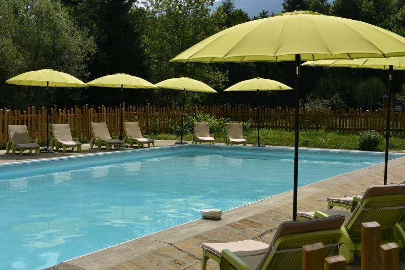 Les Lodges Du Lac Saint-Alban-de-Montbel Екстер'єр фото