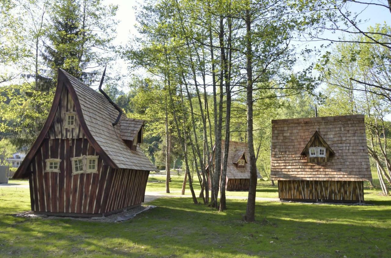 Les Lodges Du Lac Saint-Alban-de-Montbel Екстер'єр фото