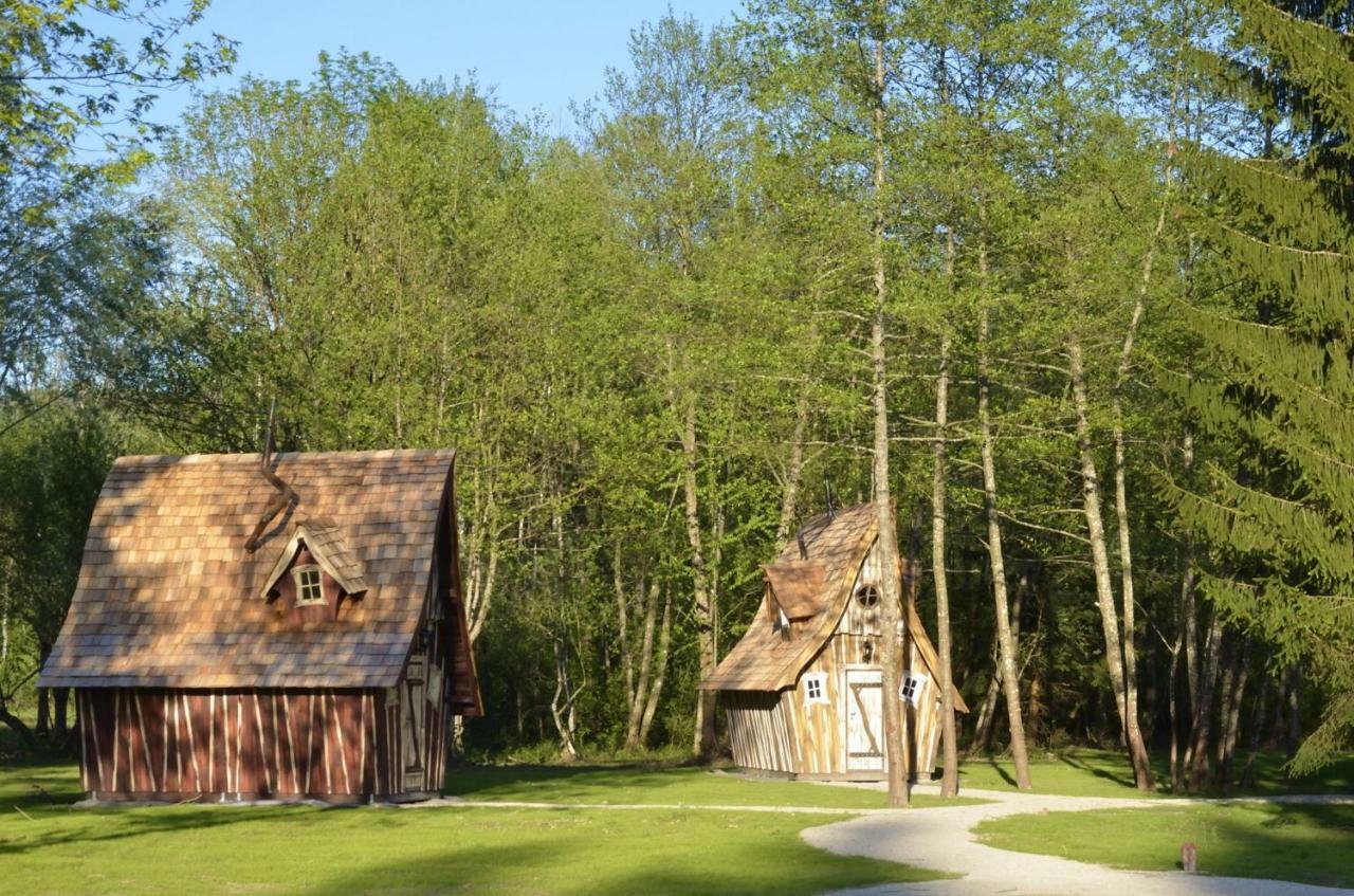 Les Lodges Du Lac Saint-Alban-de-Montbel Екстер'єр фото
