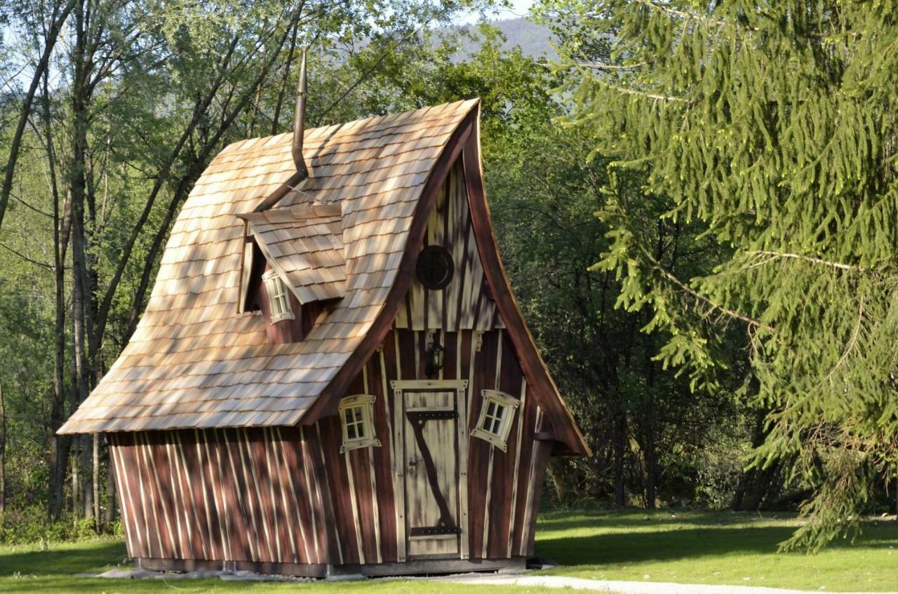 Les Lodges Du Lac Saint-Alban-de-Montbel Екстер'єр фото