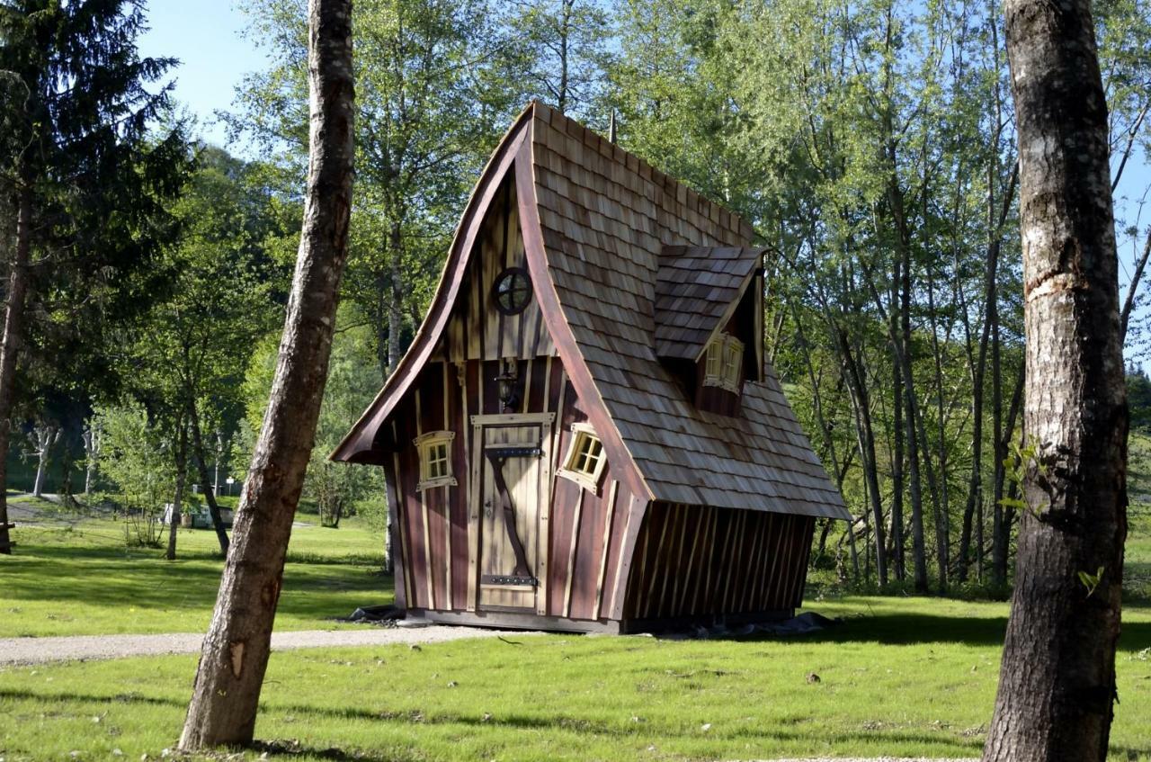 Les Lodges Du Lac Saint-Alban-de-Montbel Екстер'єр фото