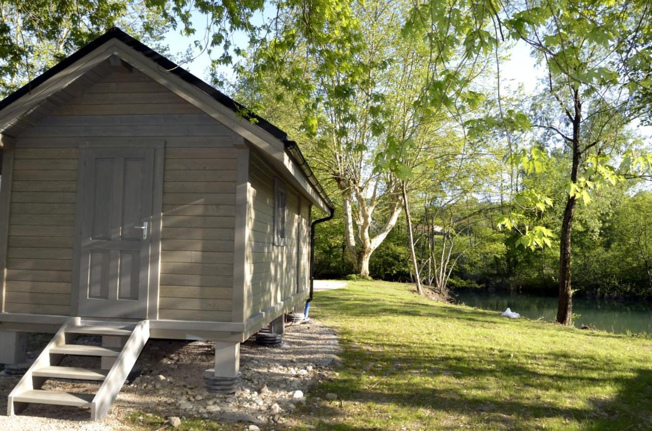 Les Lodges Du Lac Saint-Alban-de-Montbel Екстер'єр фото