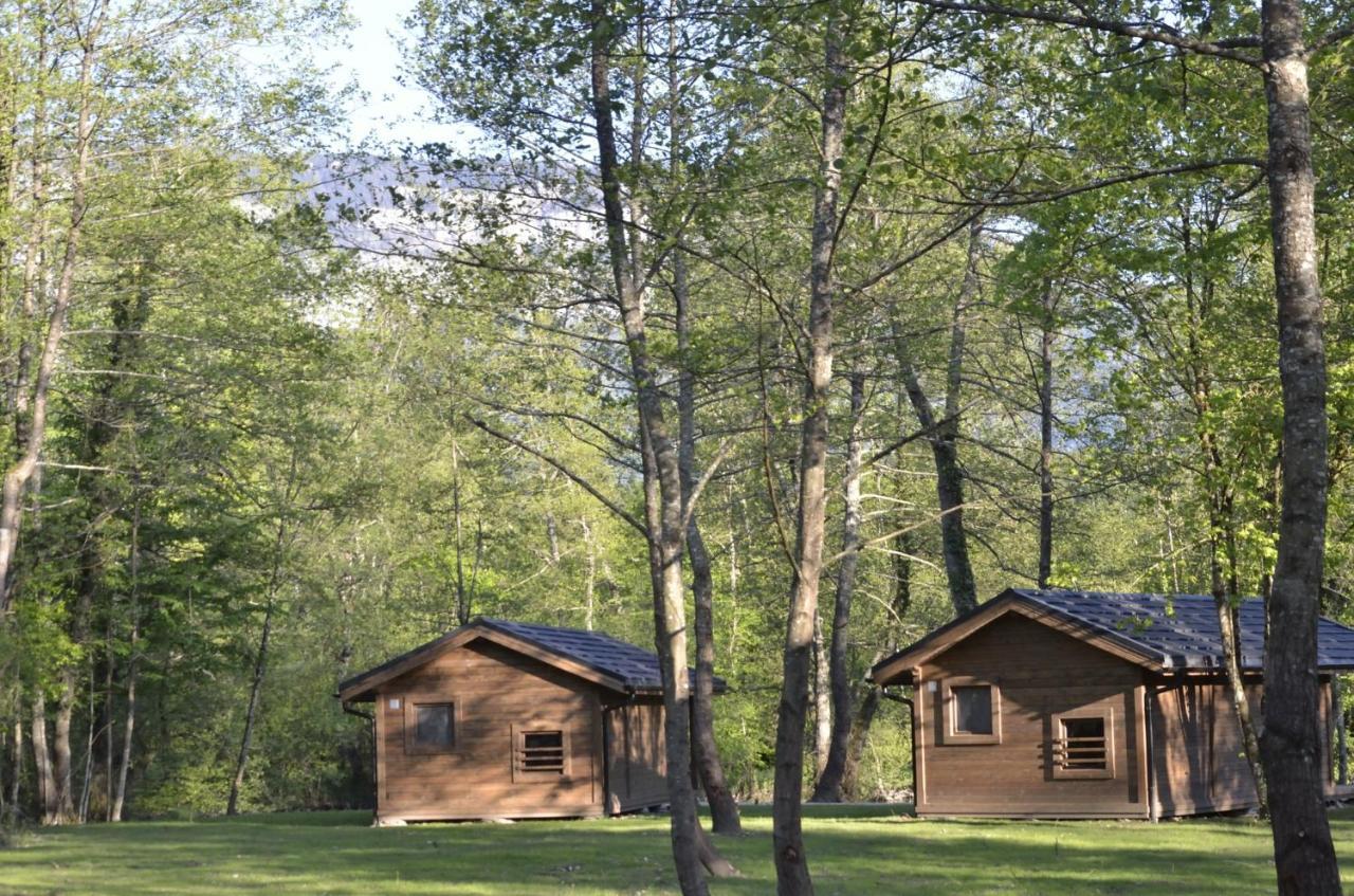 Les Lodges Du Lac Saint-Alban-de-Montbel Екстер'єр фото